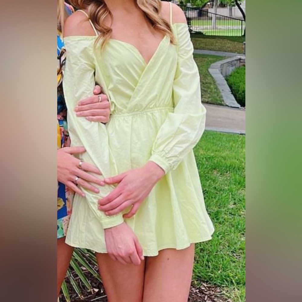 LIGHT GREEN OFF SHOULDER DRESS!! WORN ONCE!!